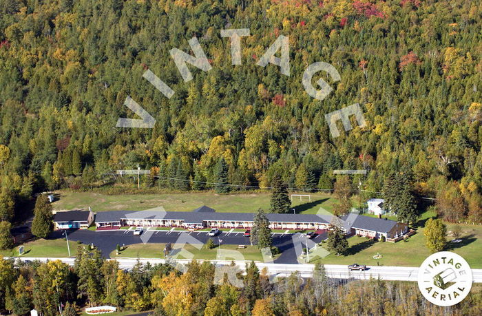 Colonial Motel - 2003 (newer photo)